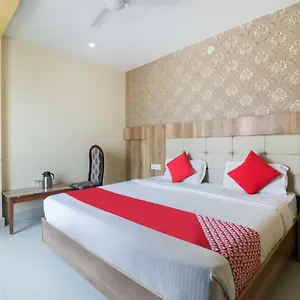 Oyo 48974 Shweta Residency *** Varanasi