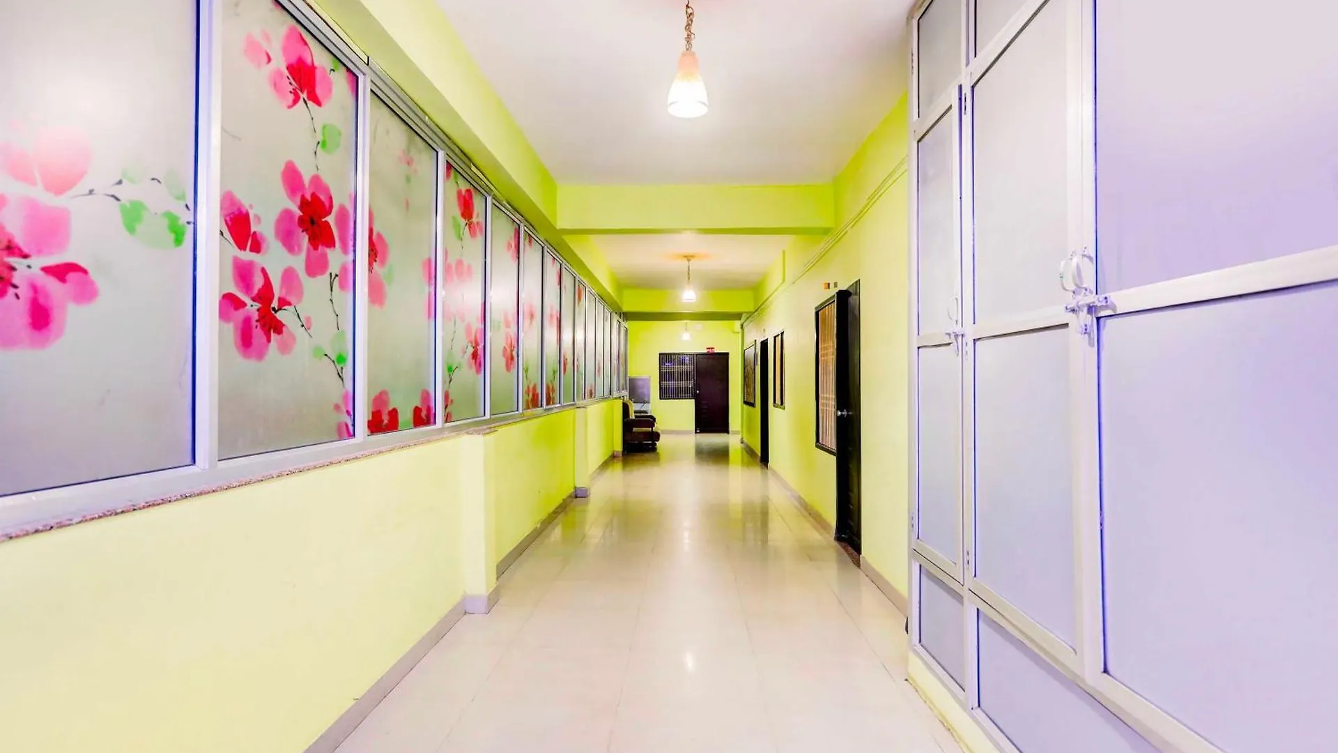 Collection O Hyderabad Gate Iit Bhu Hotel Varanasi